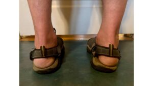 An image of how the lateral wear of a heel impacts posture